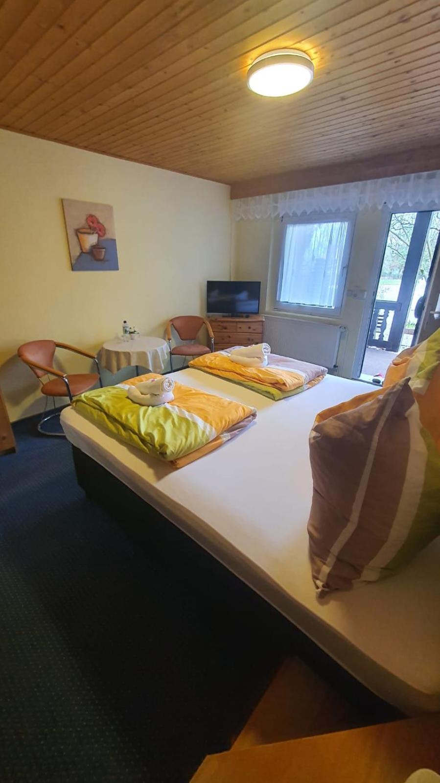 Motel Zur Festwiese Gierstadt Екстер'єр фото