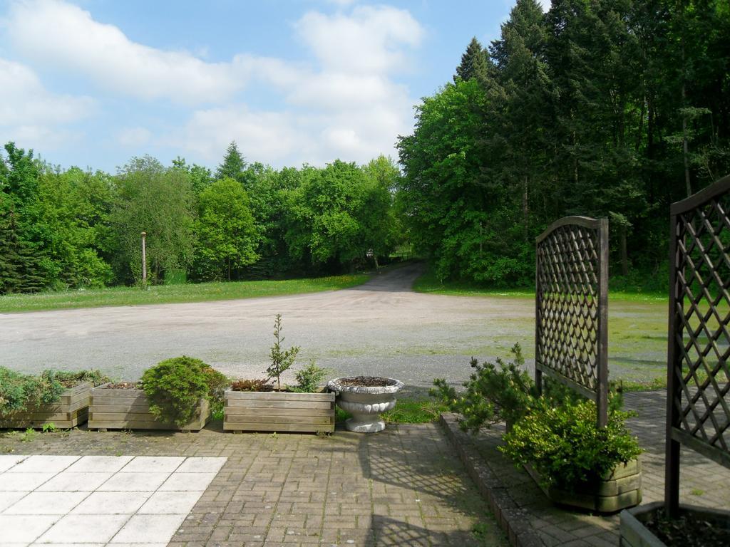 Motel Zur Festwiese Gierstadt Екстер'єр фото