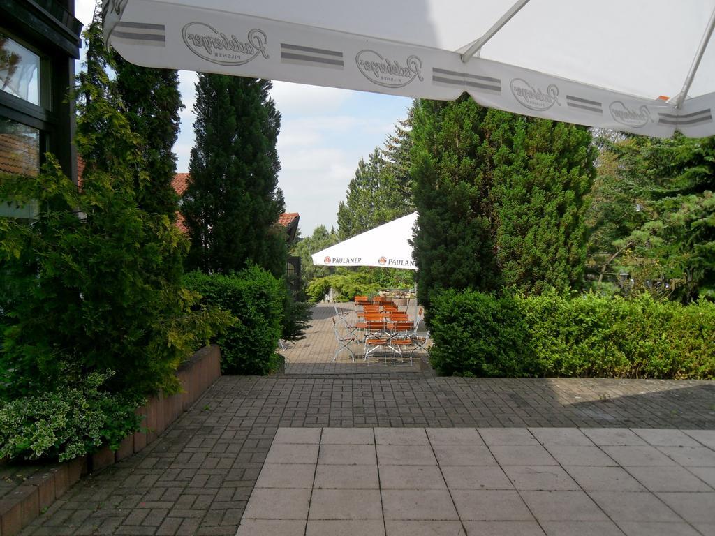 Motel Zur Festwiese Gierstadt Екстер'єр фото