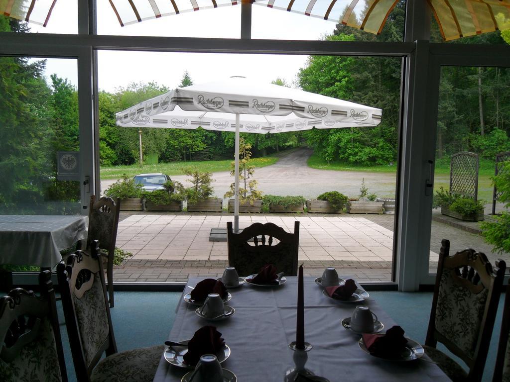 Motel Zur Festwiese Gierstadt Екстер'єр фото