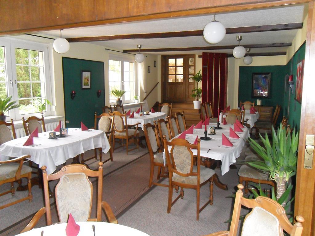 Motel Zur Festwiese Gierstadt Екстер'єр фото